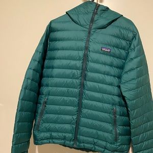 Patagonia thick down jacket w/ hood!
